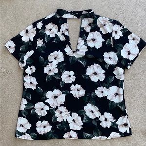 Floral v-neck choker blouse